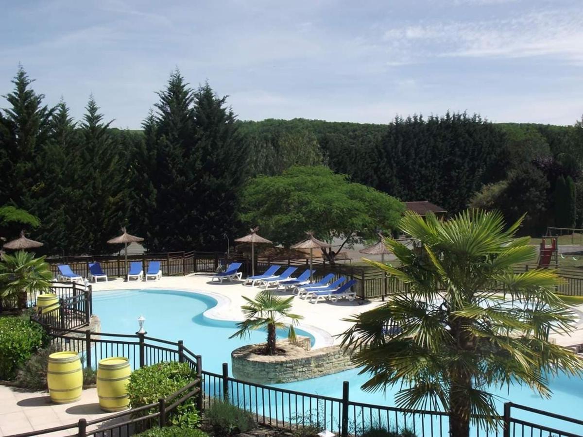 Готель Domaine De Guillalmes Fumel Екстер'єр фото